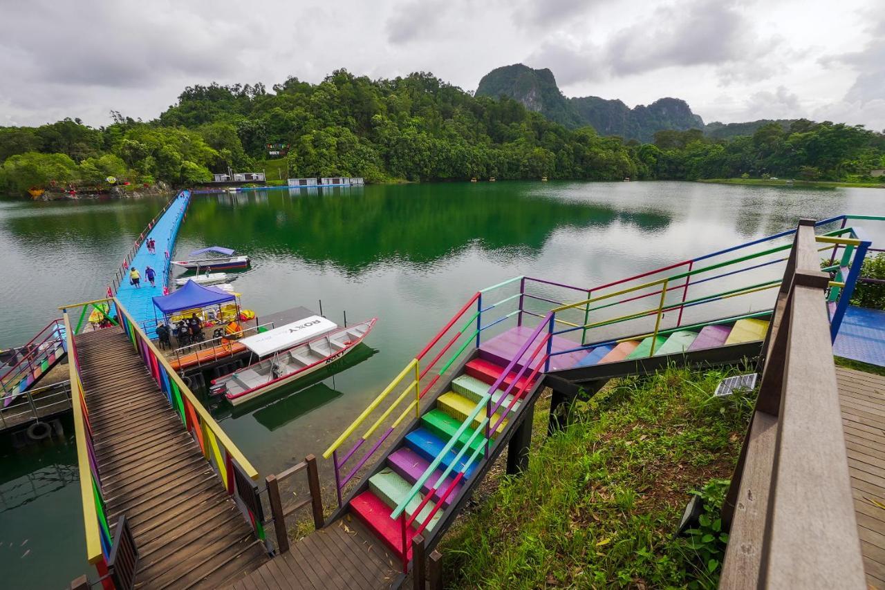 Roxy Tasik Biru Resort City Bau Esterno foto