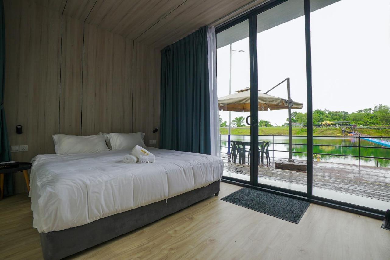 Roxy Tasik Biru Resort City Bau Esterno foto