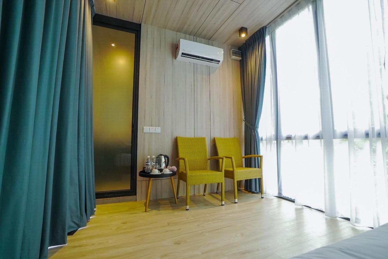 Roxy Tasik Biru Resort City Bau Esterno foto