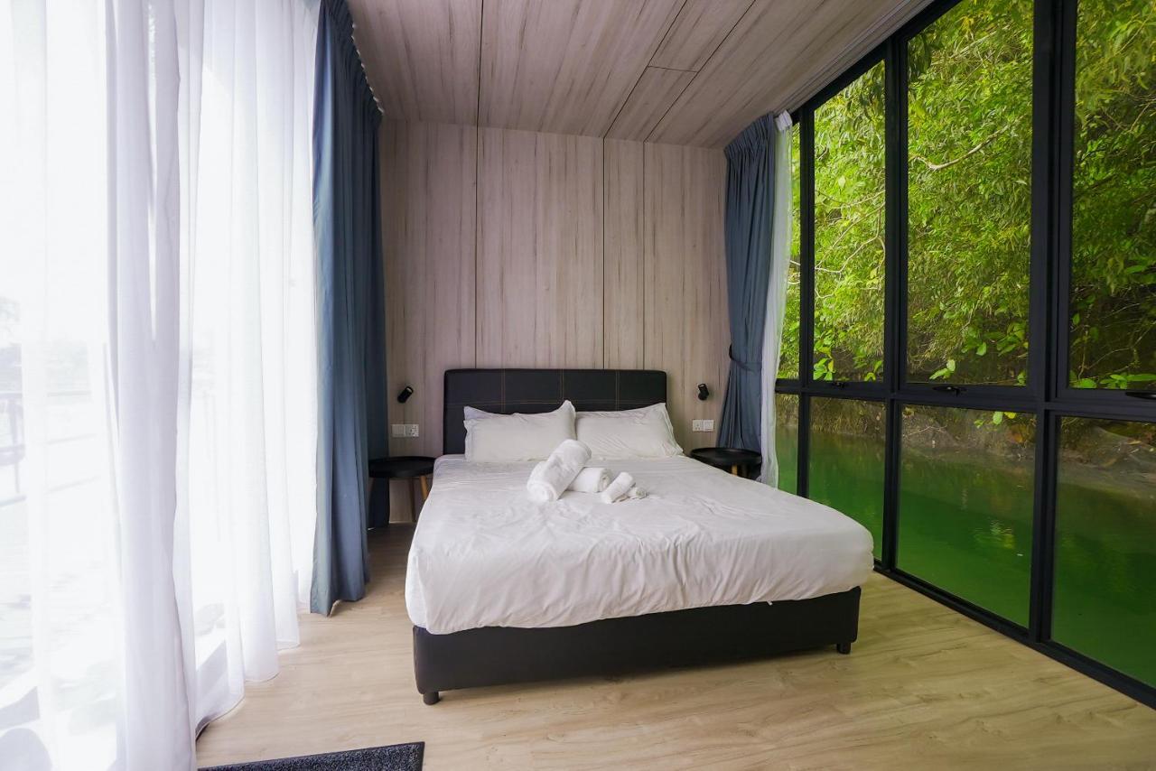 Roxy Tasik Biru Resort City Bau Esterno foto