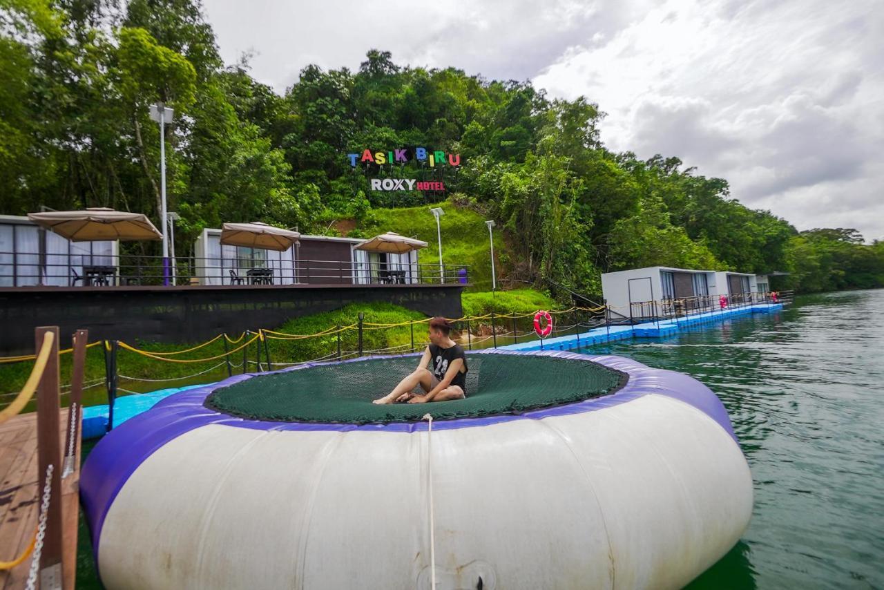 Roxy Tasik Biru Resort City Bau Esterno foto