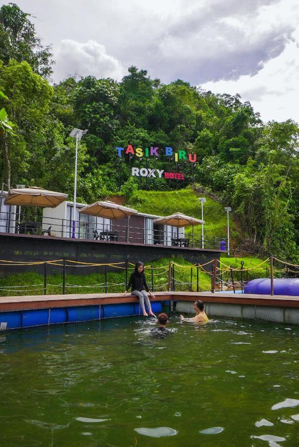 Roxy Tasik Biru Resort City Bau Esterno foto