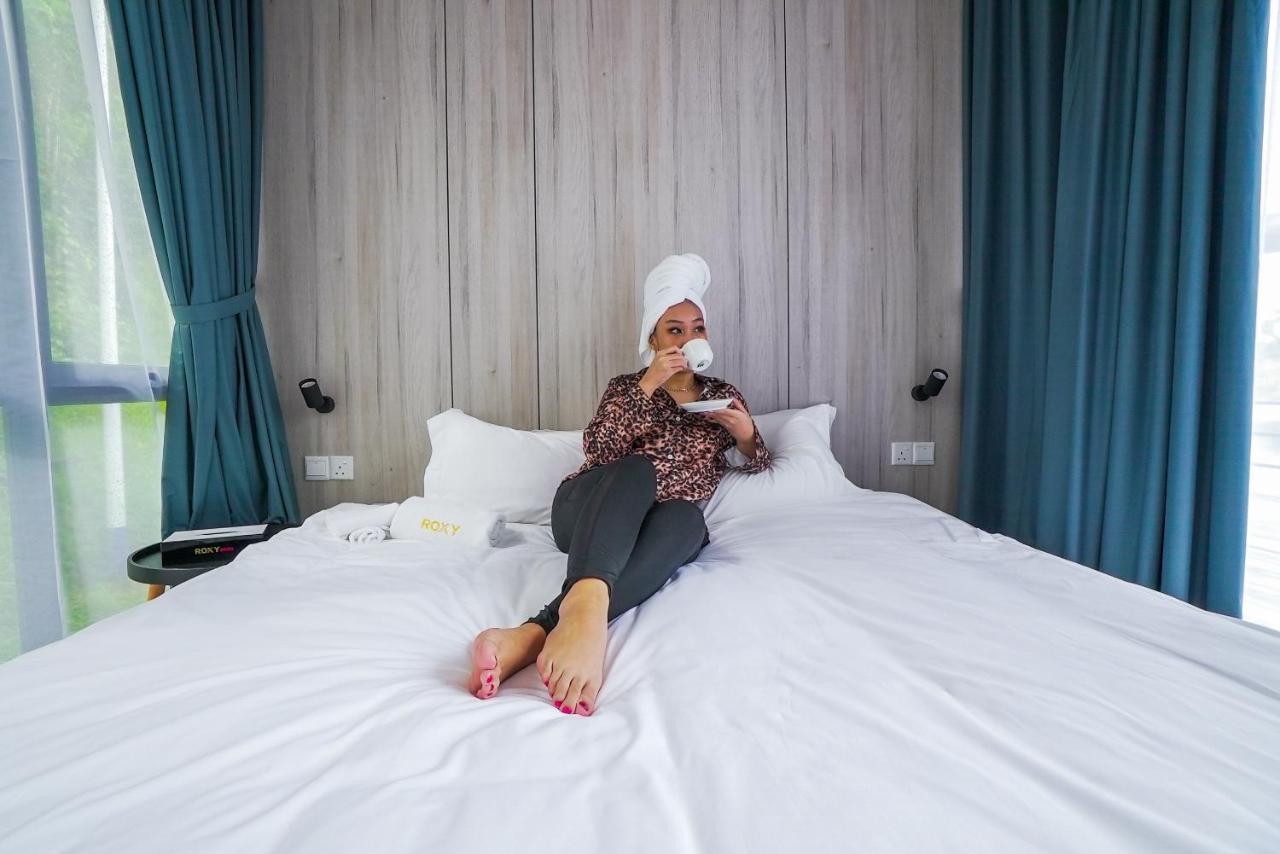 Roxy Tasik Biru Resort City Bau Esterno foto