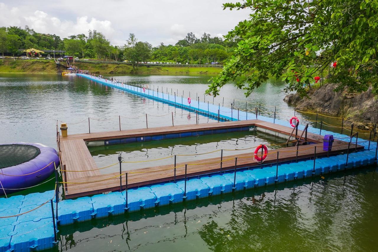 Roxy Tasik Biru Resort City Bau Esterno foto