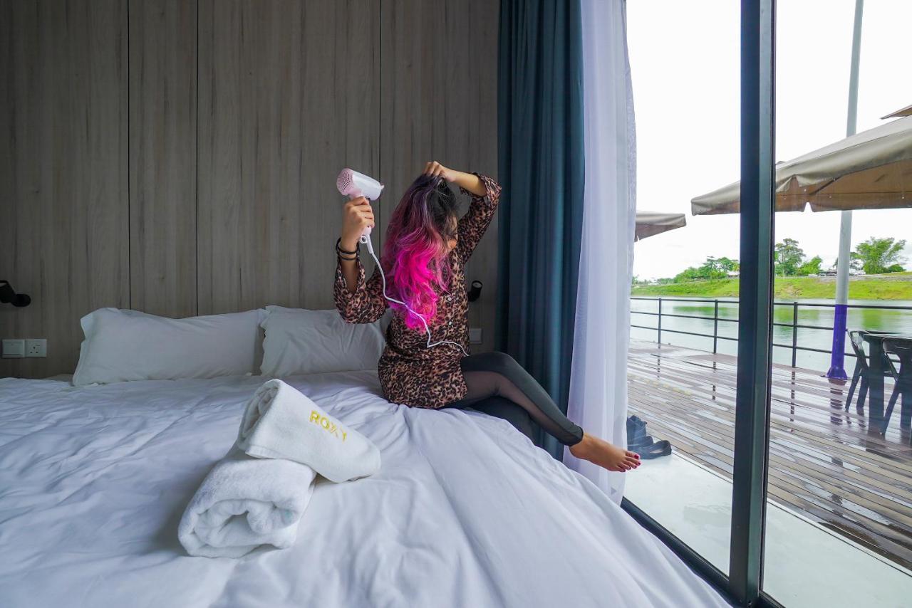 Roxy Tasik Biru Resort City Bau Esterno foto